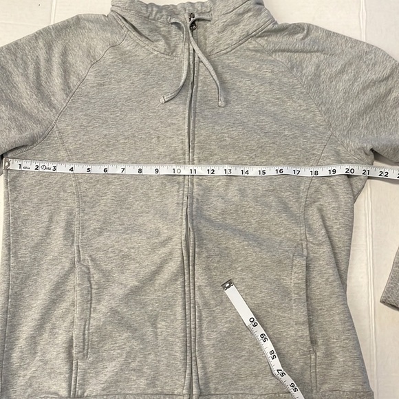 C9 by champion- XL-gray-long sleeve, full zipper, drawstring, but no hood jacket - Picture 7 of 11